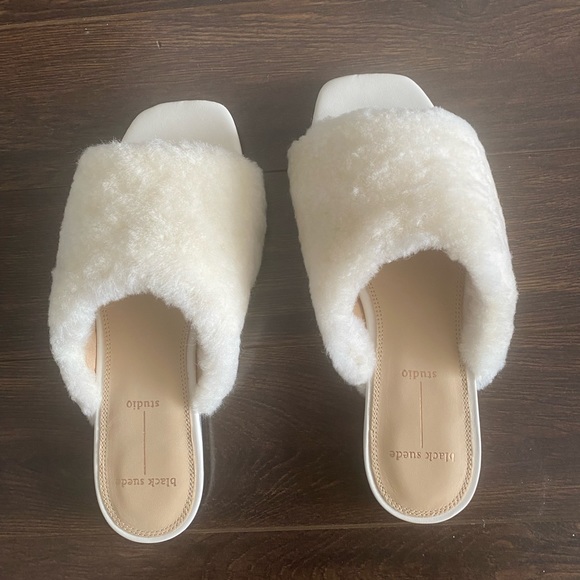 Brand New White Shearling / Leather slides - Picture 2 of 4